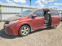 5TDKZ3DC2JS901700 2018 TOYOTA SIENNA
