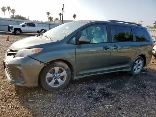 5TDKZ3DC2JS905746 2018 TOYOTA SIENNA - Image 1