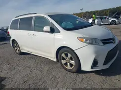 5TDKZ3DC2JS910865 2018 TOYOTA SIENNA