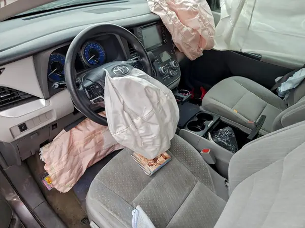 5TDKZ3DC2JS918691 2018 TOYOTA SIENNA - Image 8