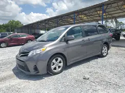 5TDKZ3DC2JS930579 2018 TOYOTA SIENNA