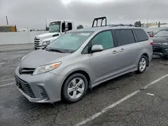 5TDKZ3DC2JS930906 2018 TOYOTA SIENNA