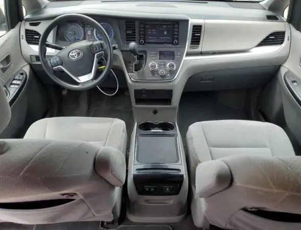 5TDKZ3DC2JS956731 2018 TOYOTA SIENNA - Image 8