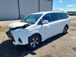 5TDKZ3DC2JS963677 2018 TOYOTA SIENNA