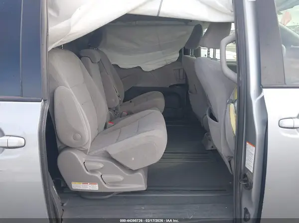 5TDKZ3DC2KS001493 2019 TOYOTA SIENNA - Image 8