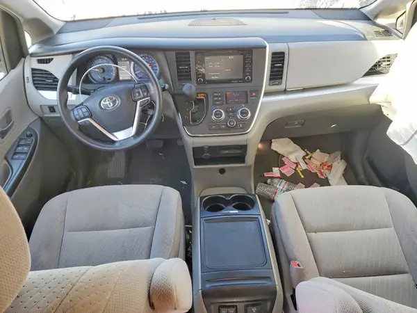 5TDKZ3DC2KS003504 2019 TOYOTA SIENNA - Image 8