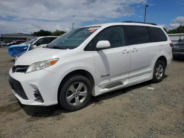 5TDKZ3DC2KS013160 2019 TOYOTA SIENNA - Image 1