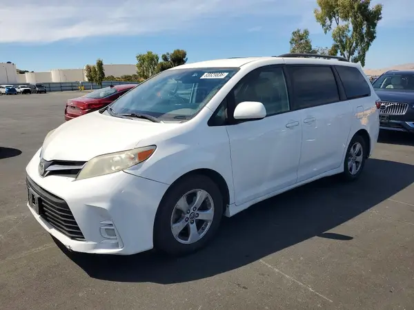 5TDKZ3DC2KS013286 2019 TOYOTA SIENNA - Image 1
