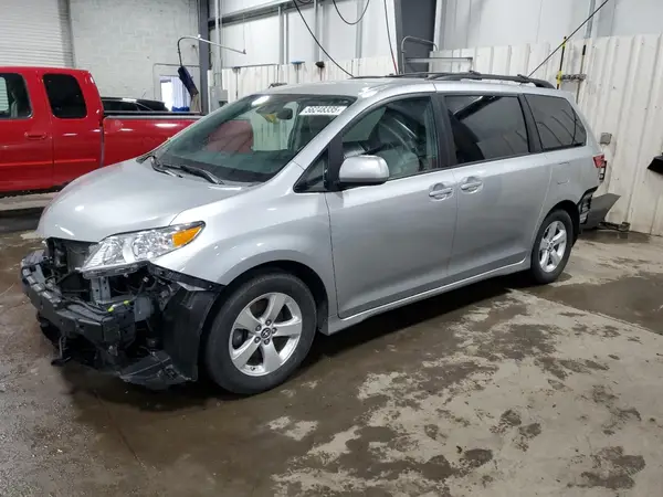 5TDKZ3DC2KS020187 2019 TOYOTA SIENNA - Image 1