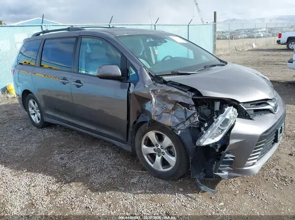 5TDKZ3DC2KS020870 2019 TOYOTA SIENNA - Image 1