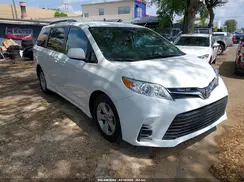 5TDKZ3DC2KS978455 2019 TOYOTA SIENNA