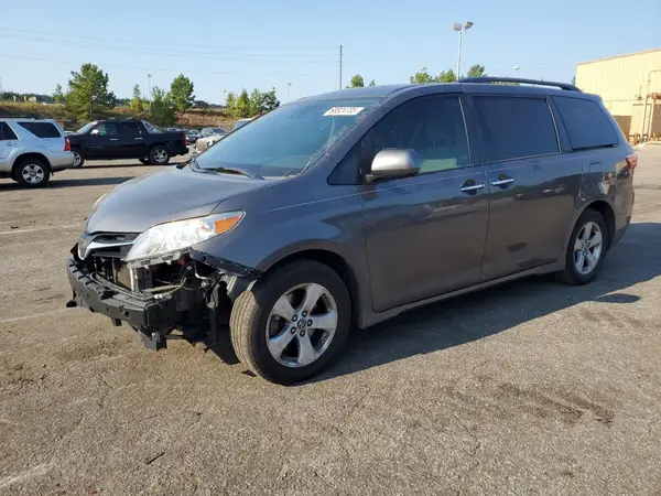 5TDKZ3DC2KS981646 2019 TOYOTA SIENNA - Image 1