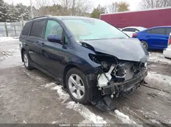 5TDKZ3DC2KS992632 2019 TOYOTA SIENNA