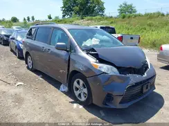 5TDKZ3DC2KS993084 2019 TOYOTA SIENNA