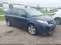 5TDKZ3DC2KS998656 2019 TOYOTA SIENNA