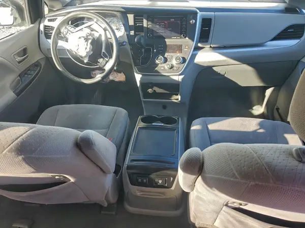 5TDKZ3DC2LS021275 2020 TOYOTA SIENNA - Image 8