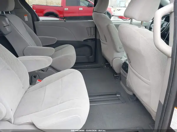 5TDKZ3DC2LS040974 2020 TOYOTA SIENNA - Image 8