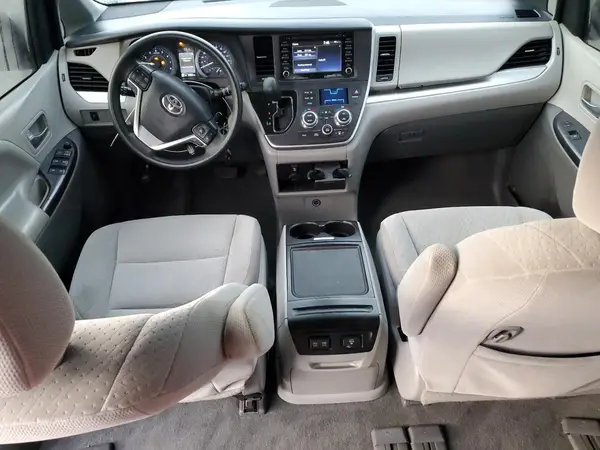 5TDKZ3DC2LS047259 2020 TOYOTA SIENNA - Image 8