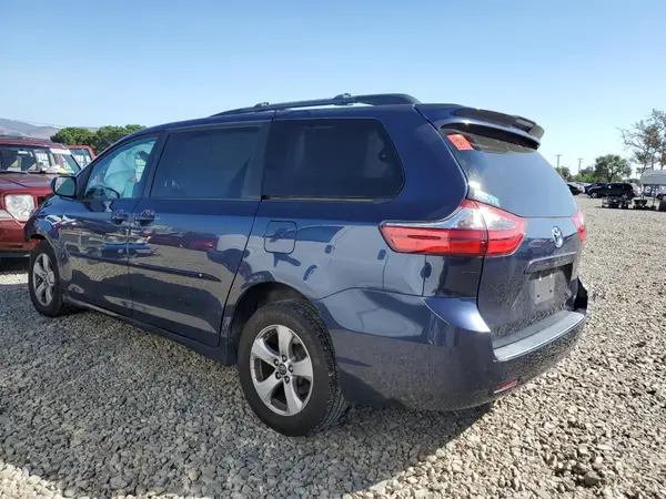 5TDKZ3DC2LS047620 2020 TOYOTA SIENNA - Image 2