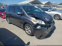 5TDKZ3DC2LS050940 2020 TOYOTA SIENNA