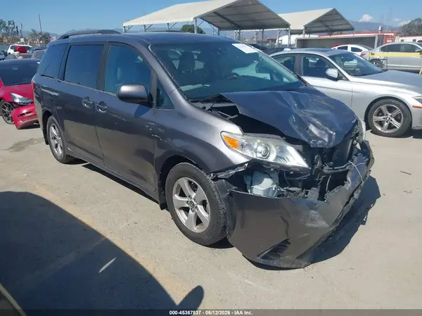 5TDKZ3DC2LS050940 2020 TOYOTA SIENNA - Image 1