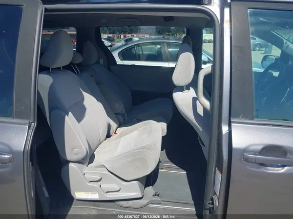 5TDKZ3DC2LS050940 2020 TOYOTA SIENNA - Image 8