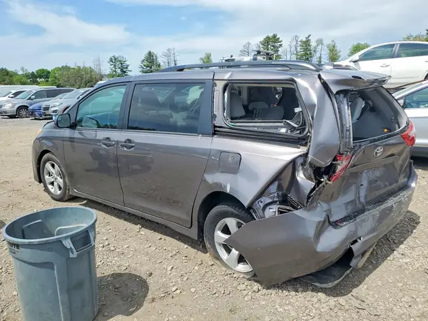 5TDKZ3DC2LS055622 2020 TOYOTA SIENNA - Image 2