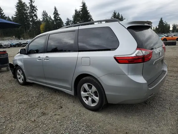 5TDKZ3DC2LS068886 2020 TOYOTA SIENNA - Image 2
