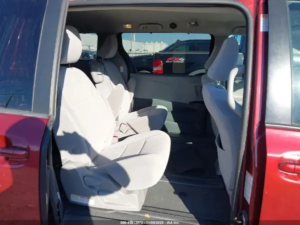 5TDKZ3DC2LS083291 2020 TOYOTA SIENNA - Image 8