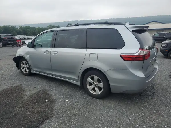 5TDKZ3DC2LS085879 2020 TOYOTA SIENNA - Image 2