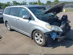 5TDKZ3DC3HS771467 2017 TOYOTA SIENNA
