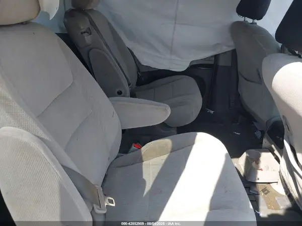 5TDKZ3DC3HS771467 2017 TOYOTA SIENNA - Image 8