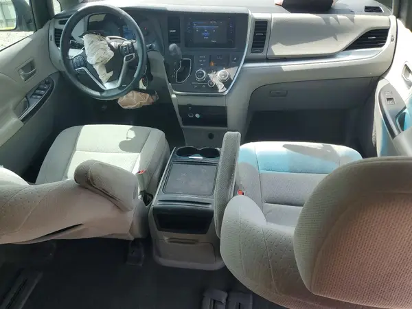5TDKZ3DC3HS786227 2017 TOYOTA SIENNA - Image 8