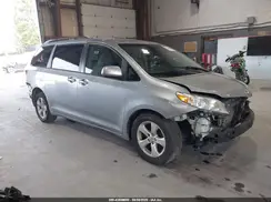 5TDKZ3DC3HS796885 2017 TOYOTA SIENNA