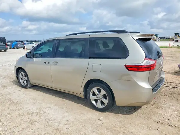 5TDKZ3DC3HS798054 2017 TOYOTA SIENNA - Image 2