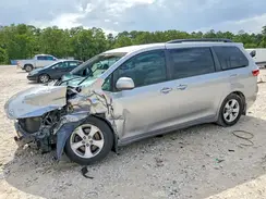 5TDKZ3DC3HS800403 2017 TOYOTA SIENNA