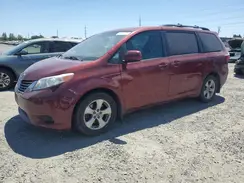 5TDKZ3DC3HS820585 2017 TOYOTA SIENNA