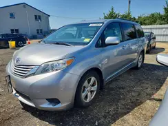 5TDKZ3DC3HS820795 2017 TOYOTA SIENNA