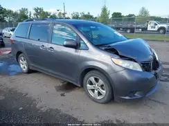 5TDKZ3DC3HS824149 2017 TOYOTA SIENNA