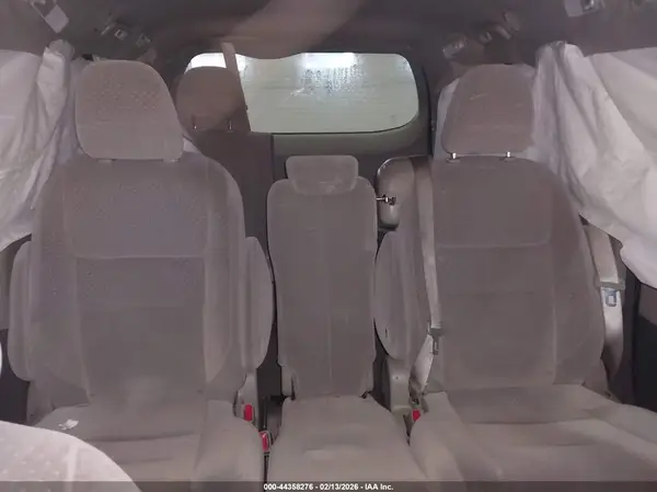 5TDKZ3DC3HS825432 2017 TOYOTA SIENNA - Image 8