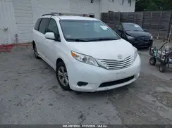 5TDKZ3DC3HS826015 2017 TOYOTA SIENNA