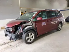 5TDKZ3DC3HS834096 2017 TOYOTA SIENNA