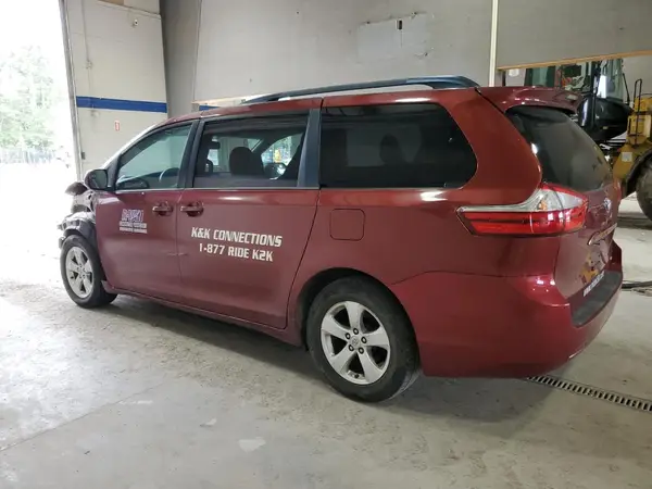 5TDKZ3DC3HS834096 2017 TOYOTA SIENNA - Image 2