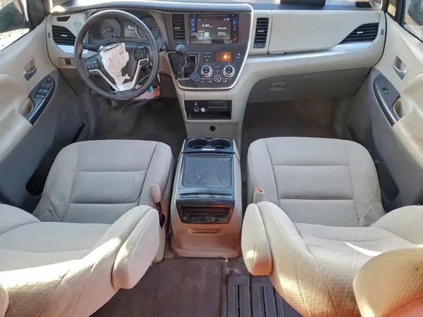 5TDKZ3DC3HS836785 2017 TOYOTA SIENNA - Image 8