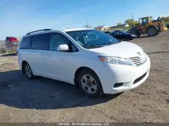 5TDKZ3DC3HS837452 2017 TOYOTA SIENNA
