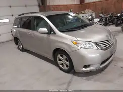 5TDKZ3DC3HS842392 2017 TOYOTA SIENNA
