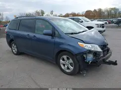 5TDKZ3DC3HS851139 2017 TOYOTA SIENNA