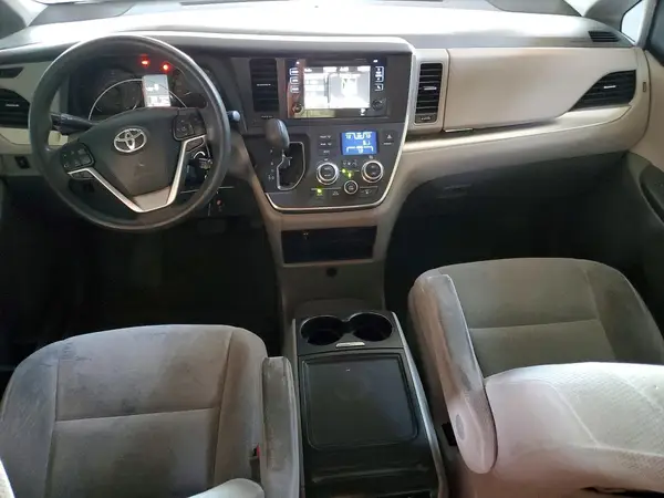 5TDKZ3DC3HS859659 2017 TOYOTA SIENNA - Image 8