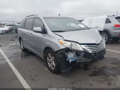 5TDKZ3DC3HS860763 2017 TOYOTA SIENNA