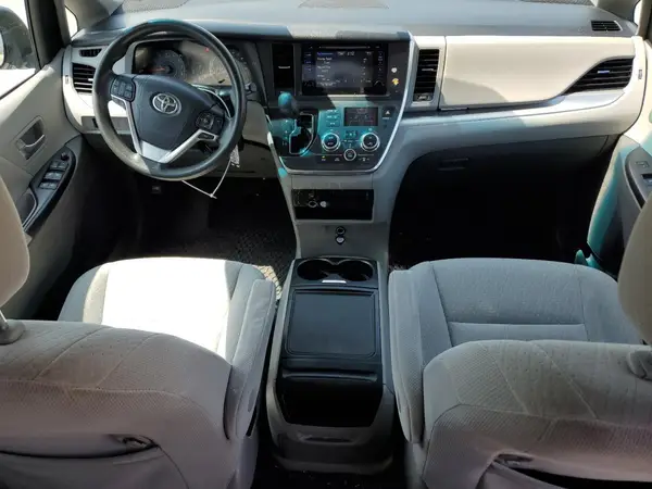 5TDKZ3DC3HS862142 2017 TOYOTA SIENNA - Image 8